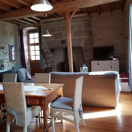 A La 'commanderie' 15 Mm Du Puy Du Fou *