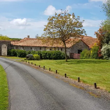 A La 'commanderie' 15 Mm Du Puy Du Fou * Mauleon